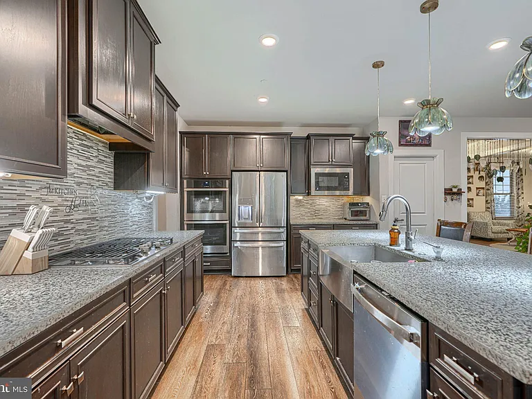 7142 Starmount Way — Photo 27