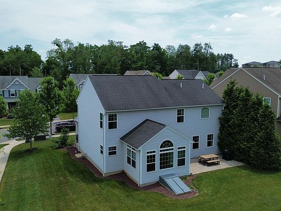 5th image of 1754 Woodledge Dr