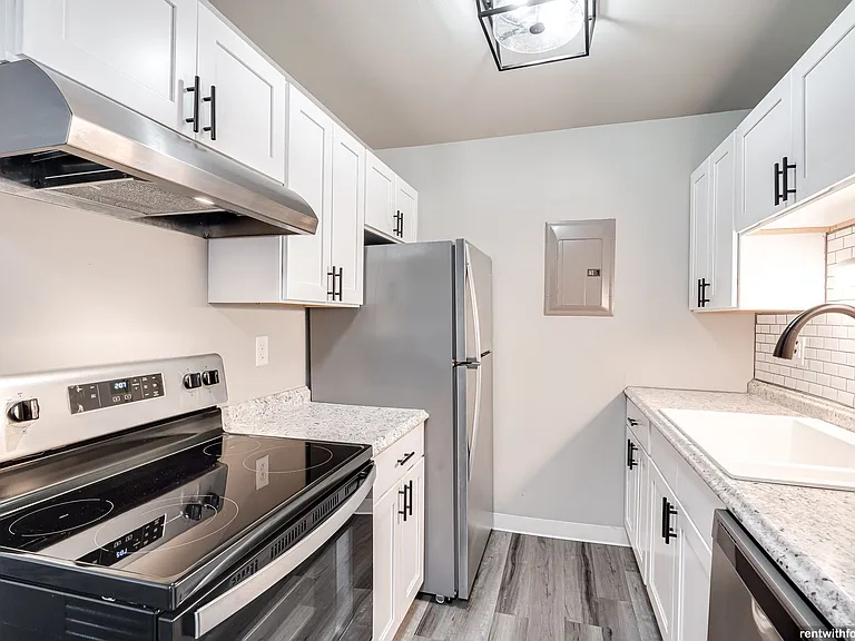 Aspen Ridge — Photo 1