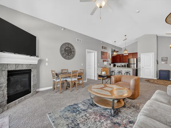 8350 Ep True Pkwy Unit 1306, West Des Moines, IA 50266