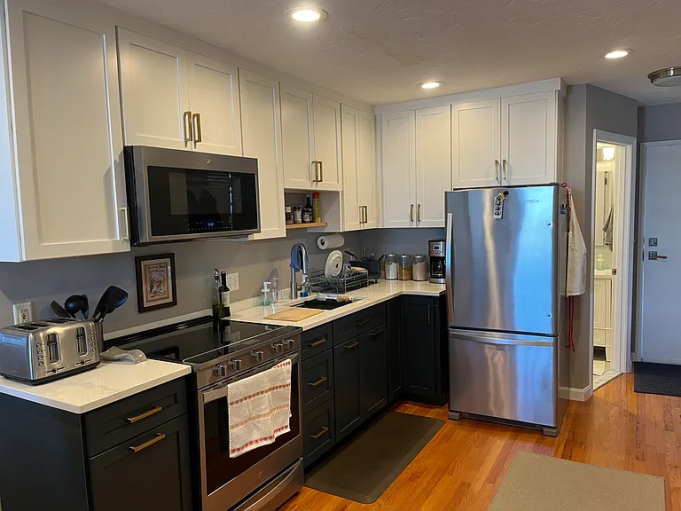 160 Cottage St #402 — Photo 6