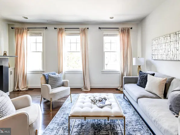 915 Parker Gray School Way, Alexandria, VA 22314