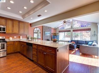 28004 El Portal Dr, Hayward, CA 94542