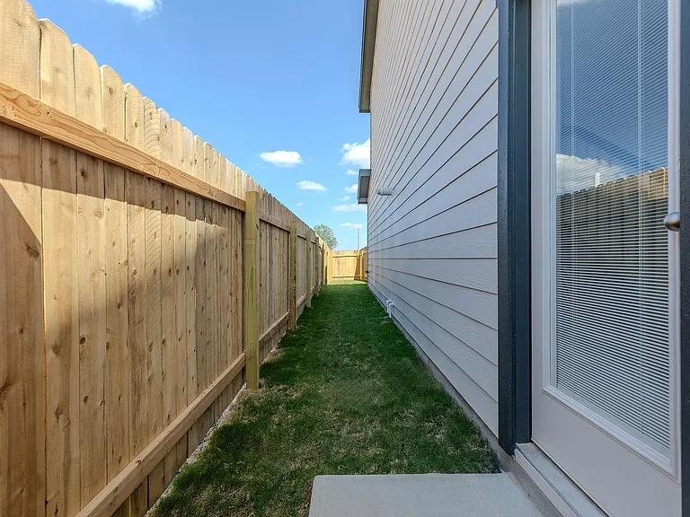 108 Hartson Dr — Photo 30