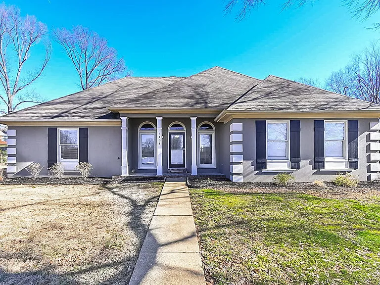 5404 Pear Dr — Photo 1