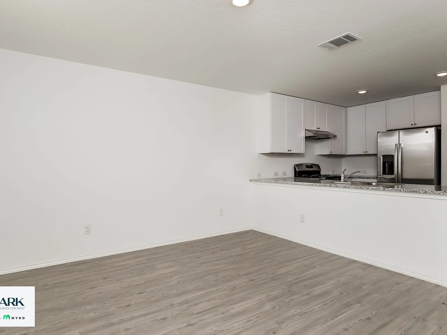 3 bed, 2.0 bath, 1189 sqft, $1,300 — Photo 4