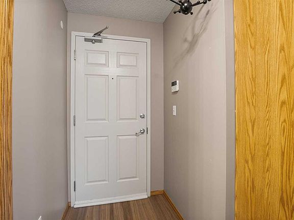 2nd image of 60 E Jacobs Close #101
