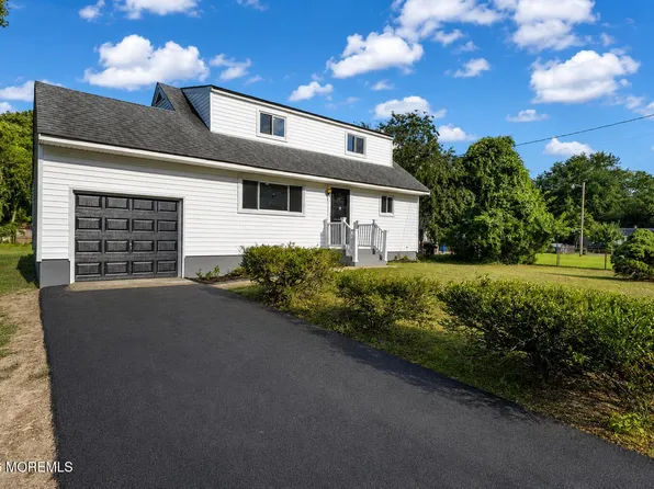 33 Glen Road, Howell, NJ 07731