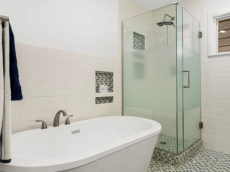 2591 Spring Valley Dr — Photo 22