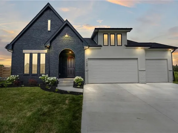 1709 Peaceful Cir, Norwalk, IA 50211