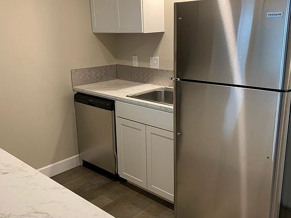 2nd image of 572 17th St SE #10390007
