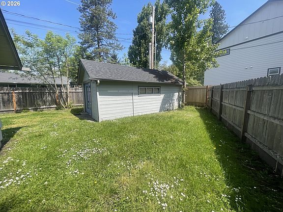 5th image of 3621 E Amazon Dr