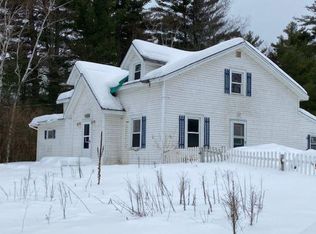 453 Mason St, Morrisonville, NY 12962
