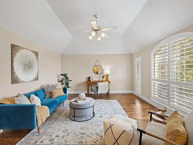 8112 Cobblestone — Photo 26