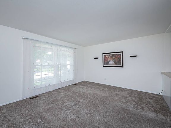 4th image of 2682 Bennington Pl