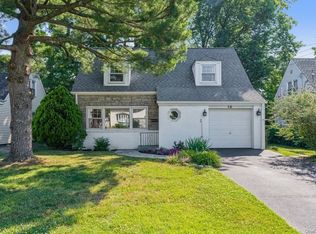 10 Huntley Rd, Eastchester, NY 10709