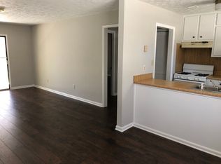 45 Chesapeake Dr, Ellenwood, GA 30294
