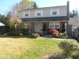 339 Hampton Dr, Feasterville Trevose, PA 19053