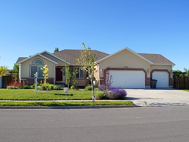 1st image of 4938 Woodridge Dr