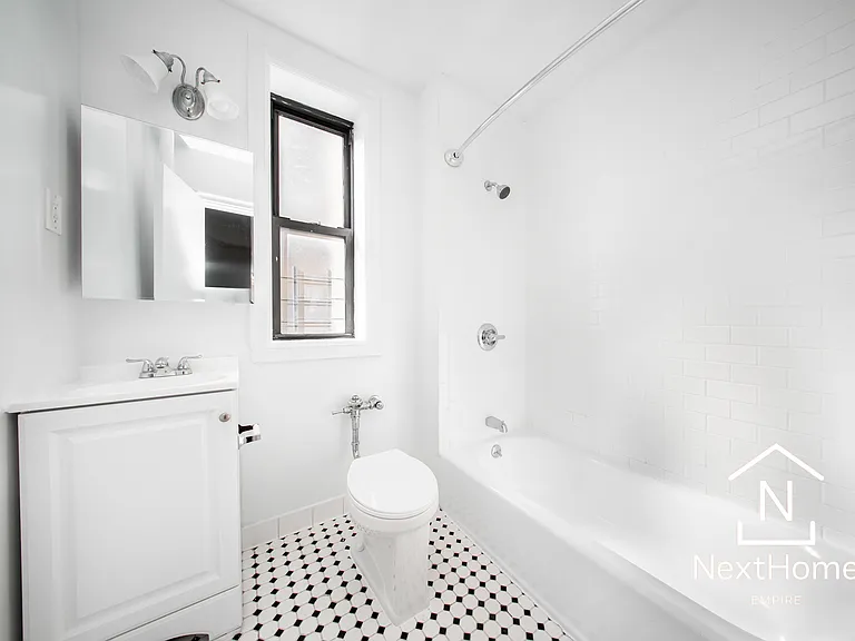 14432 35th Ave #C25 — Photo 2