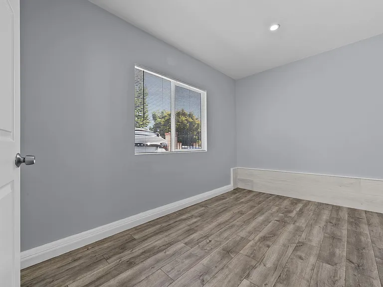 8447 Colbath Ave — Photo 4