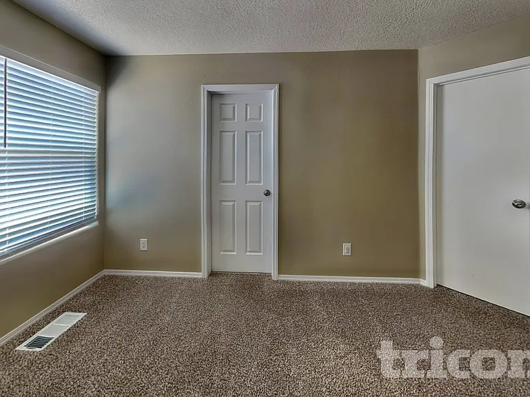 6407 Black Hawk Dr NE — Photo 8