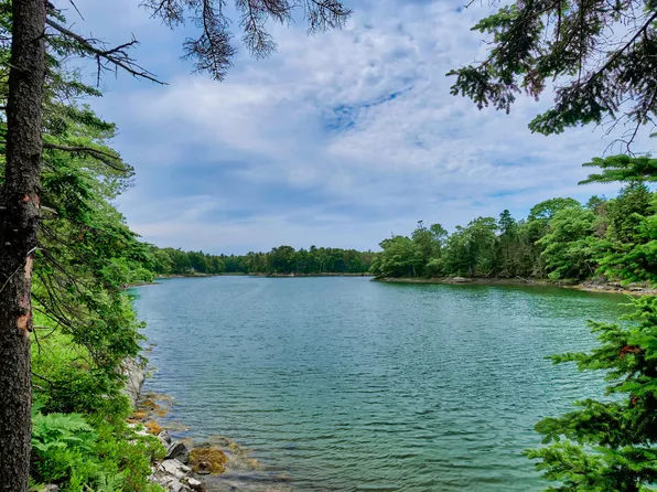 11 Samoset Trail, Boothbay, ME 04544