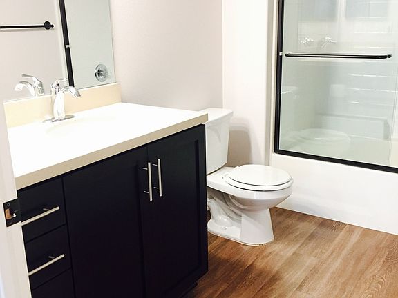 4th image of 10455 Magnolia Blvd APT 103