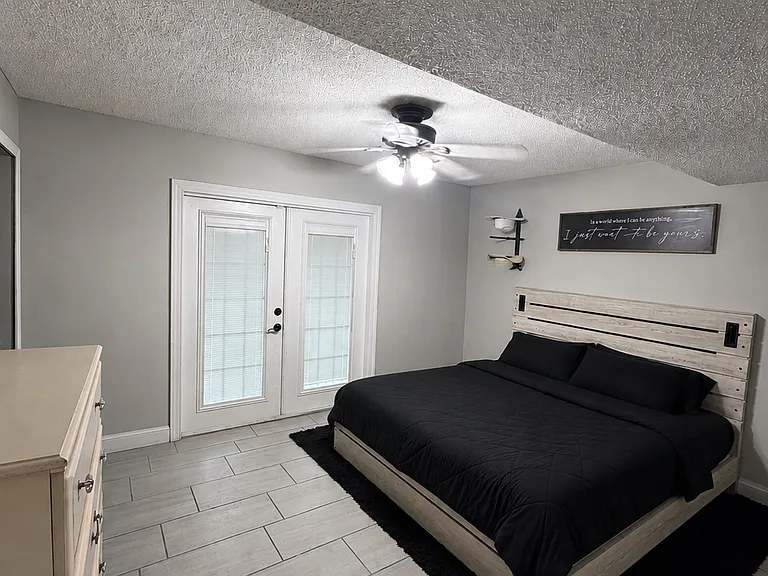 1450 Eden Dr — Photo 2