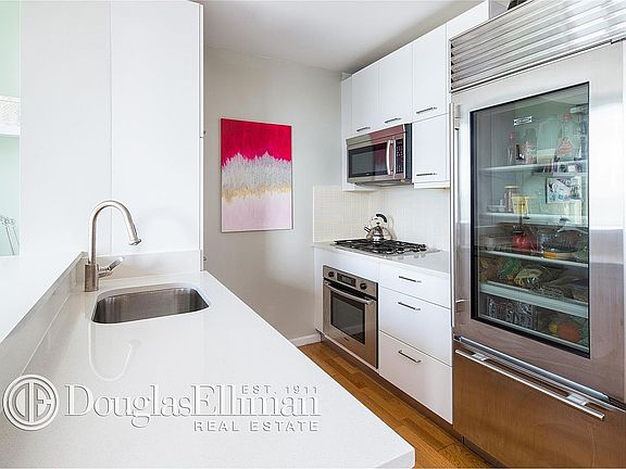 3rd image of 635 W 42nd St #37HH