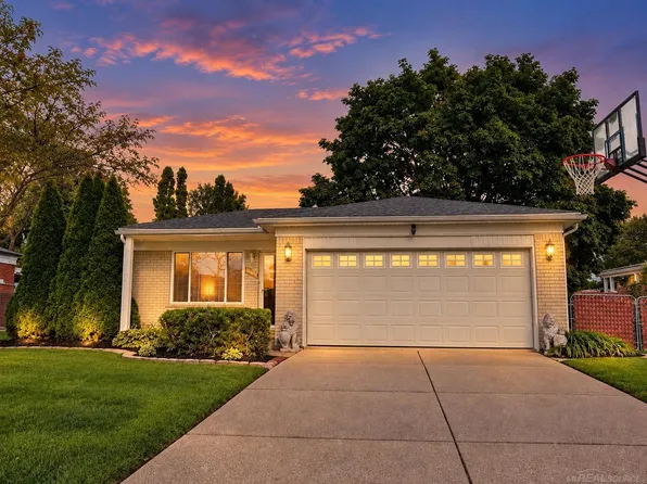 32228 Columbus Dr, Warren, MI 48088