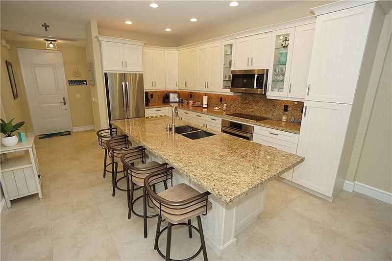 1st image of 4511 El Mar Dr APT 201
