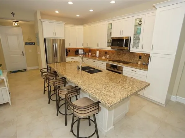 4511 El Mar Dr APT 201, Fort Lauderdale, FL 33308