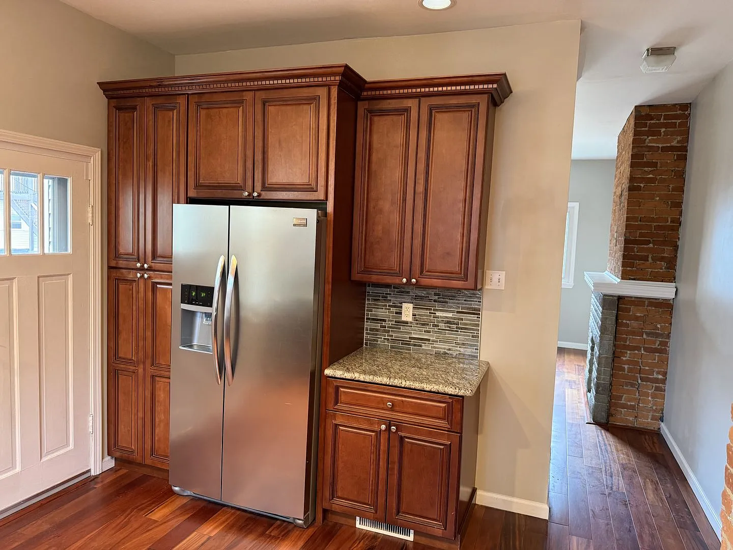 2 Bedroom, 1 Bath Townhome in trendy Lawrenceville. Convenient! — Photo 3