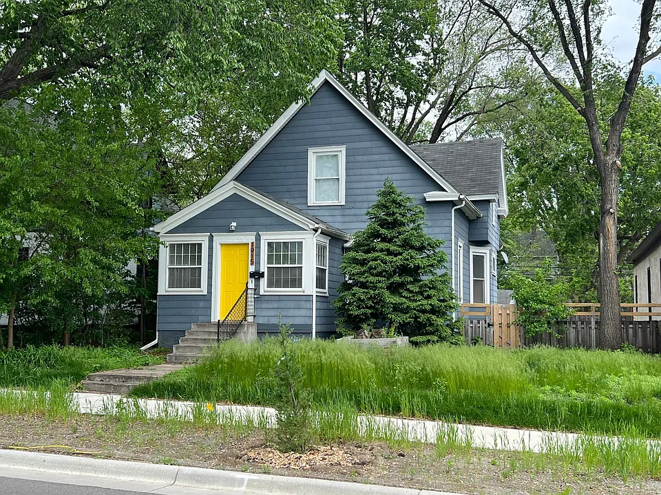 1915 Johnson St NE #2