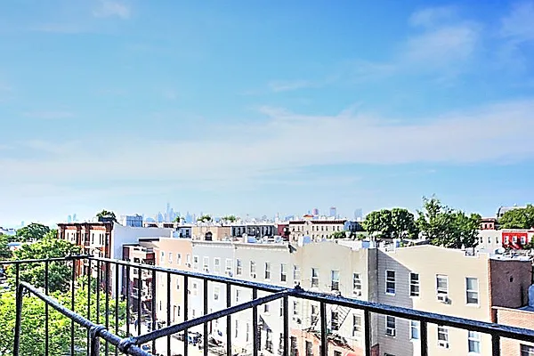 Rented by Metropolitan Realty | media 18