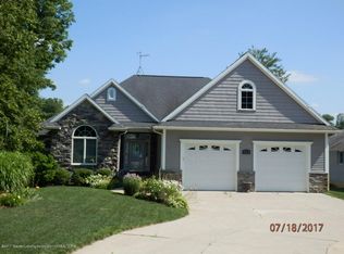 10291 Lakeside Dr, Perrinton, MI 48871