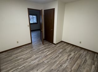 1104 11th Ave #3, Holdrege, NE 68949