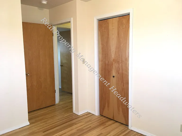 1311 Peosta Ave — Photo 15