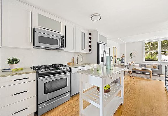 3rd image of 710 6th Ave APT 1B