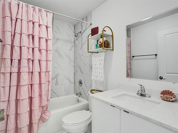 4th image of 1721 NW 76th Ter #1712