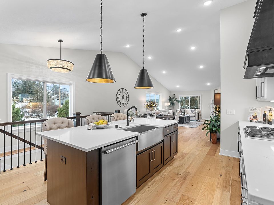 1st image of 261 McCarrons Pl W