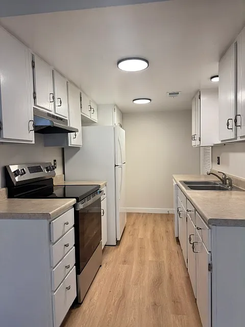 3 bed, 1296 sqft, $1,990 — Photo 1