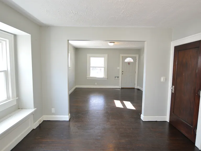 567 N Beville Ave — Photo 7