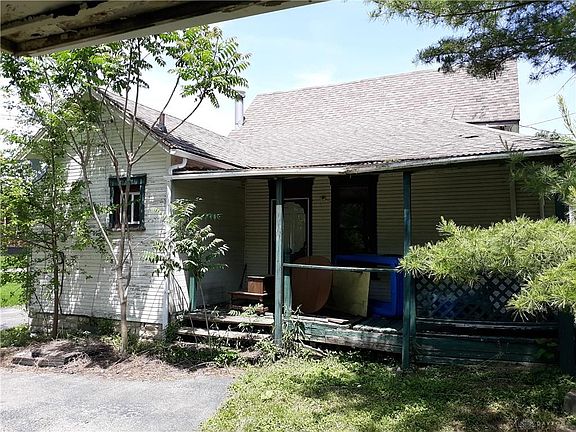 3rd image of 118 S Wolf Creek St