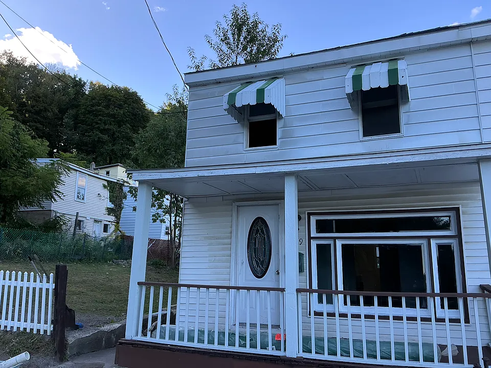 109 Vine St