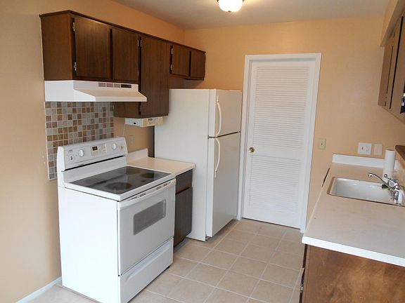 Kitchen and Utililty/Laundry room door