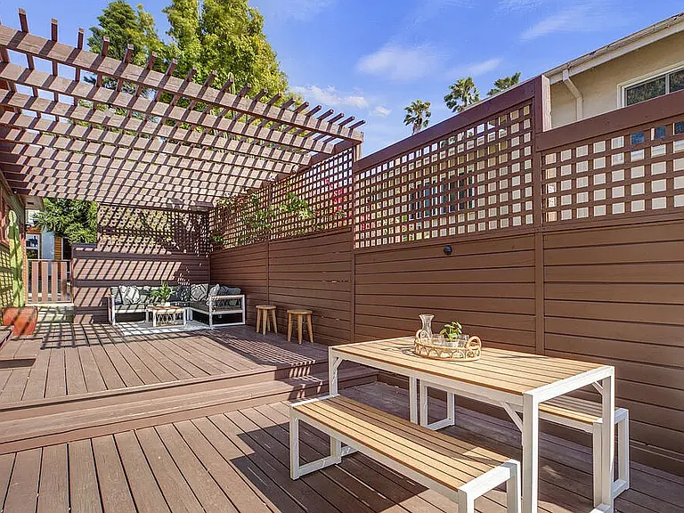 1332 Edgecliffe Dr — Photo 23