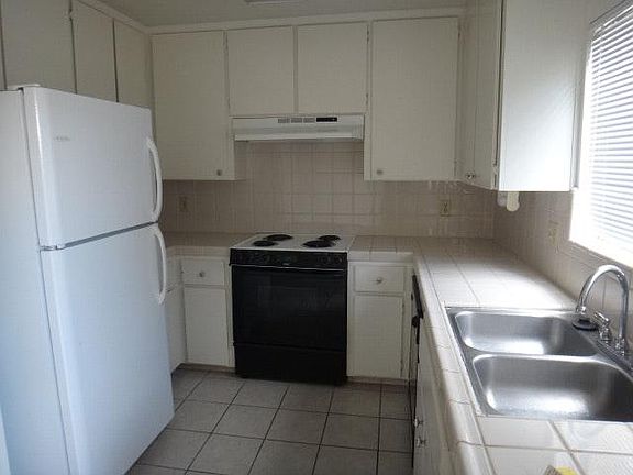 3rd image of 5458 N Del Mar Ave APT 104