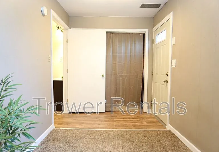 803 B Ave E — Photo 12